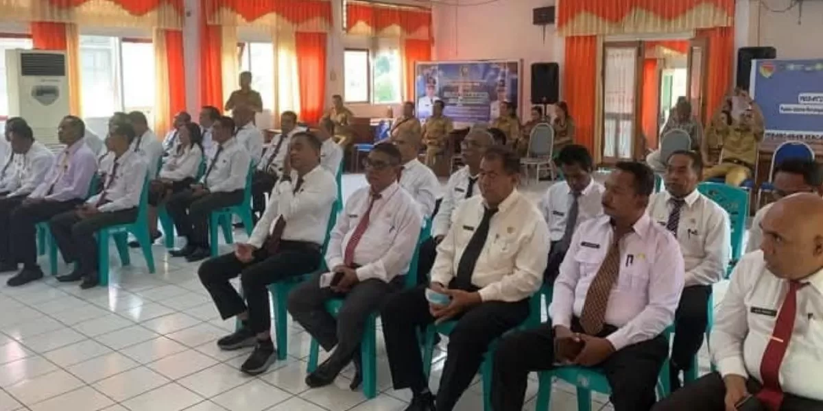 Bupati Flores Timur Antonius Doni Dihen membuka uji kompetensi dan evaluasi kinerja 28 pejabat pimpinan tinggi pratama di Aula Setda Flores Timur, Senin 10 Maret 2026.