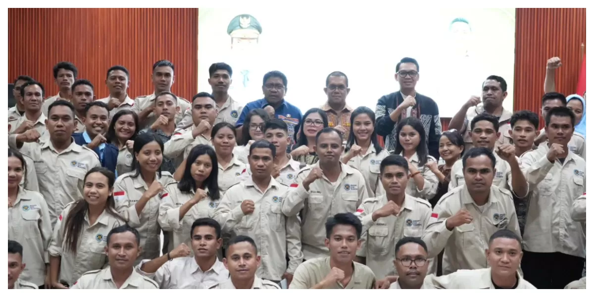 Gubernur NTT Melki Laka Lena berdiskusi bersama SPPI dan mitra Badan Gizi Nasional saat membahas pelaksanaan program Makan Bergizi Gratis di Sumba Timur. (Foto fanpage Melki Laka Lena)