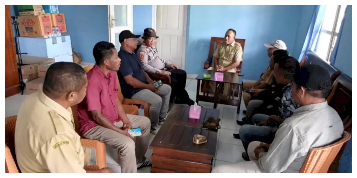 Pertemuan Asosiasi Kepala Desa Adonara Timur bersama Wakapolres Flores Timur membahas langkah damai penyelesaian konflik antara warga Desa Narasaosina dan Dusun Bele. (Foto TBN Polres Flotim)