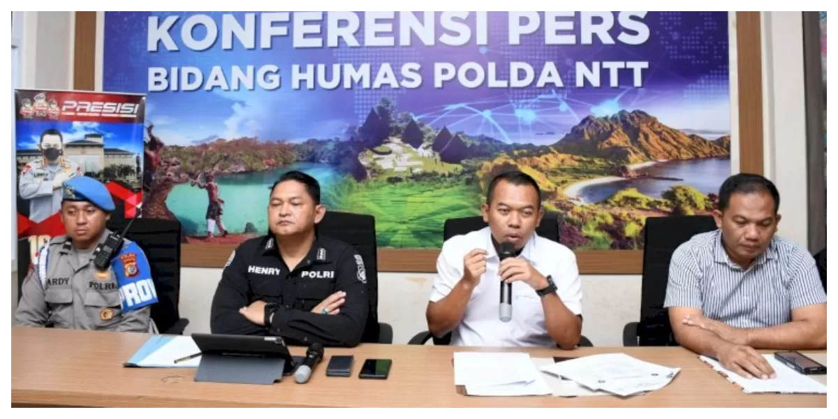 Konferensi pers Polda NTT di Mapolda Kupang membahas hasil penyelidikan dugaan pencurian dan intimidasi jurnalis, Kamis sore, dihadiri pejabat dan awak media. (Foto TBN Polda NTT)