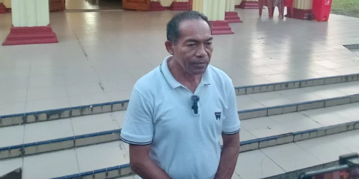Hery Lamawuran, Kadis Kominfo Kabupaten Flores Timur. (Foto Bernad Nara)