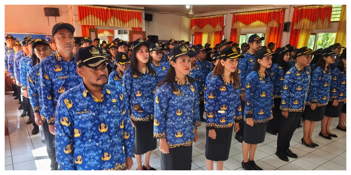 Prosesi pengambilan sumpah 144 CPNS menjadi PNS di Aula Setda Flores Timur, dipimpin Sekda Petrus Pedo Maran dengan penekanan disiplin dan integritas ASN. (Foto Prokompim Flores Timur)