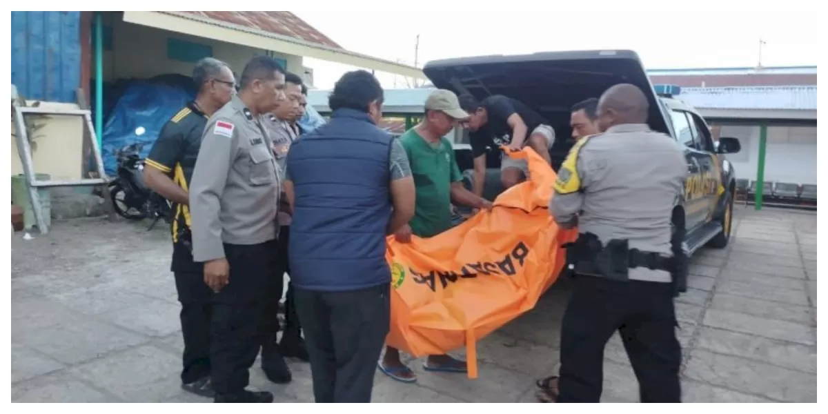 Aparat kepolisian bersama Basarnas dan warga melakukan pencarian korban tenggelam di cekdam Desa Naiola, Kecamatan Bikomi Selatan, Timor Tengah Utara, Minggu siang. (Foto/ Ist)