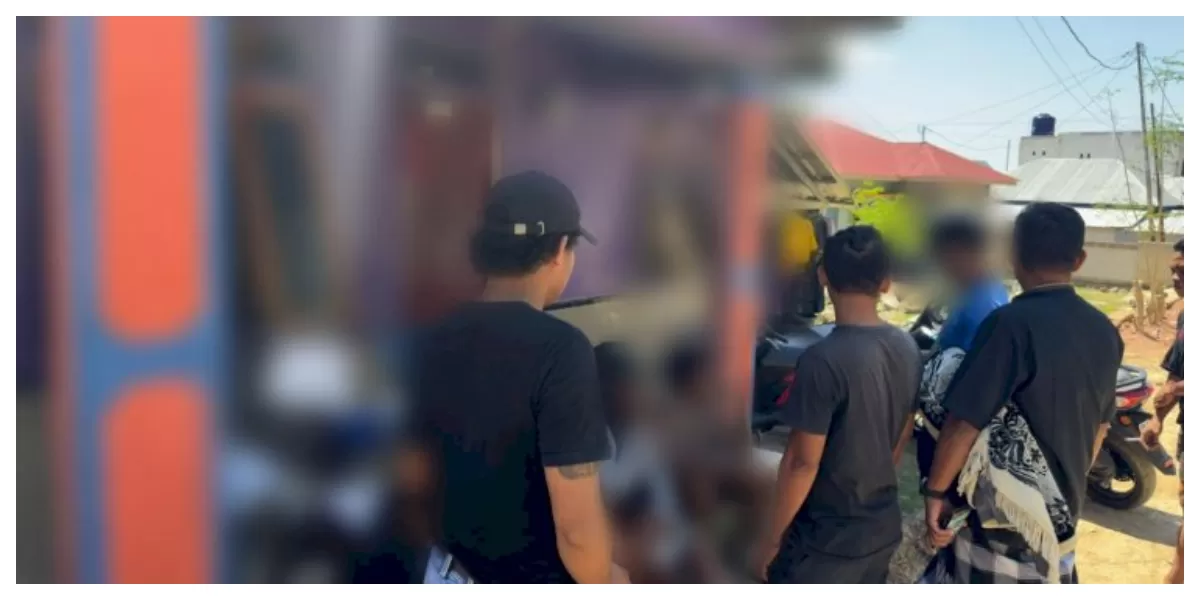 Petugas kepolisian membekuk dua pelaku narkotika saat operasi penindakan di kawasan Labuan Bajo, Manggarai Barat, setelah melalui penyelidikan intensif selama beberapa bulan. (Foto Ist)