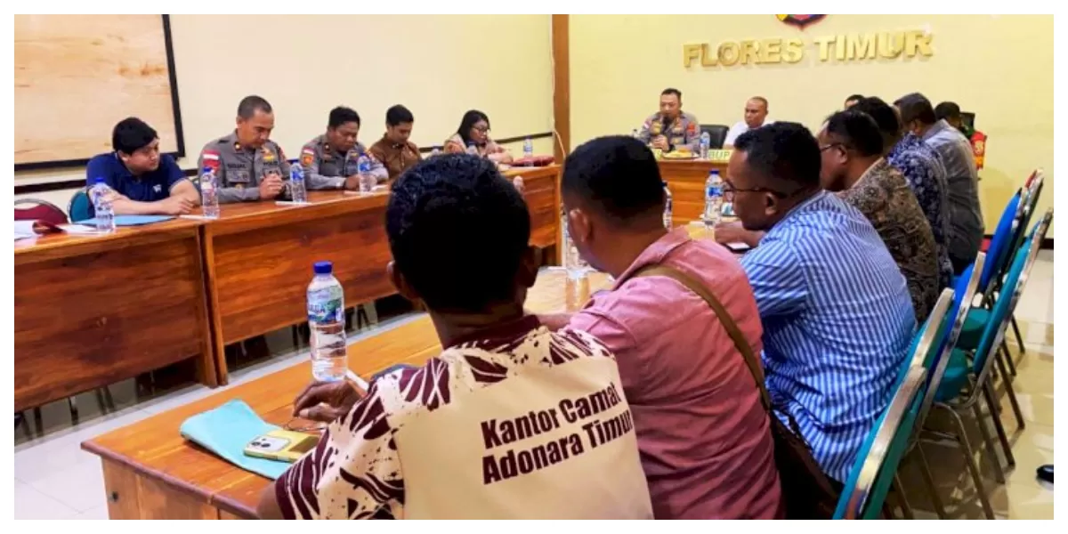 Forkopimda Flores Timur mengikuti rapat koordinasi lintas sektoral di Polres Flores Timur guna mempercepat penanganan konflik sosial Adonara Timur secara terpadu. (Foto TBN Polres Flotim)