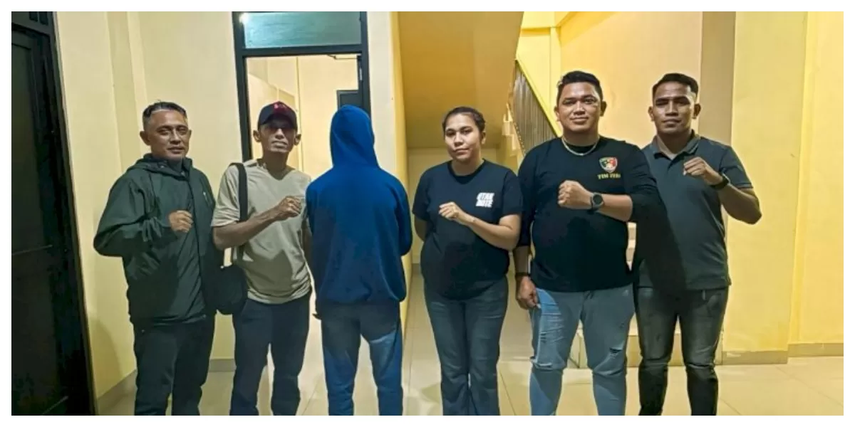 Tim Zero Direktorat Reserse PPA dan PPO Polda NTT mengamankan seorang pria terduga pelaku kekerasan seksual verbal melalui media sosial di Kupang. (Foto TBN Polda NTT)