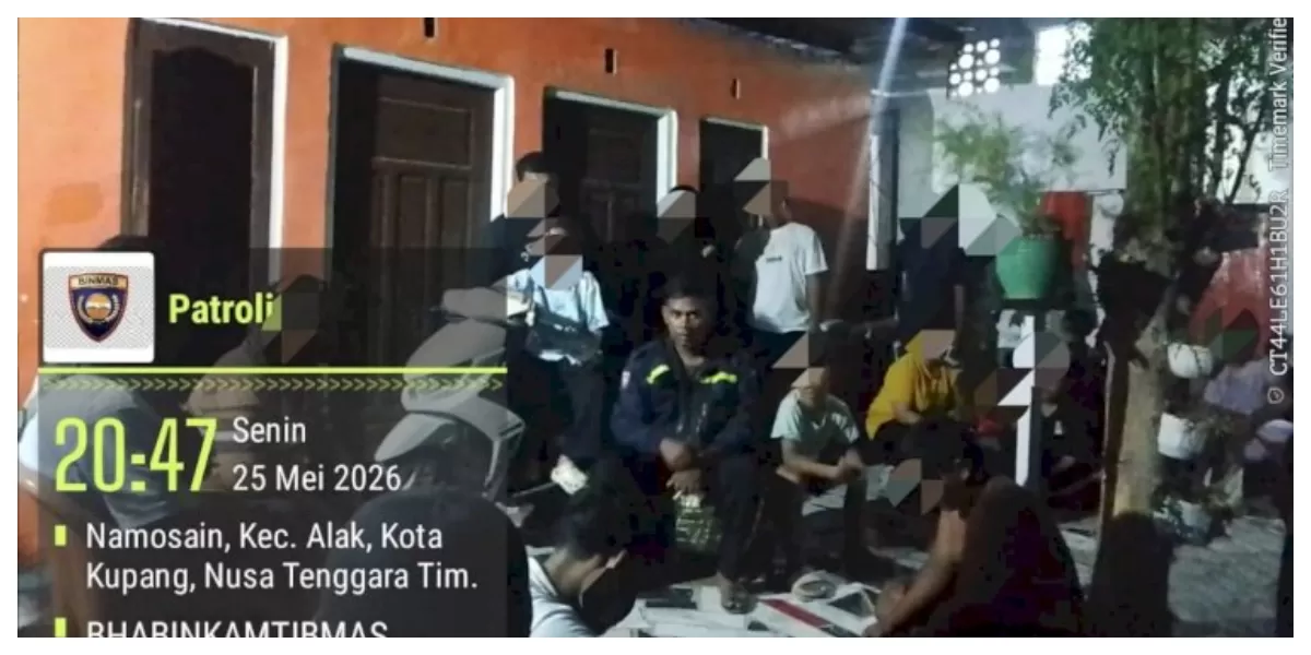 Bhabinkamtibmas Kelurahan Namosain memediasi dua keluarga yang terlibat perkelahian akibat perselisihan WhatsApp di Kota Kupang, Senin malam, hingga berakhir damai. (Foto TBN Polresta Kupang Kota)