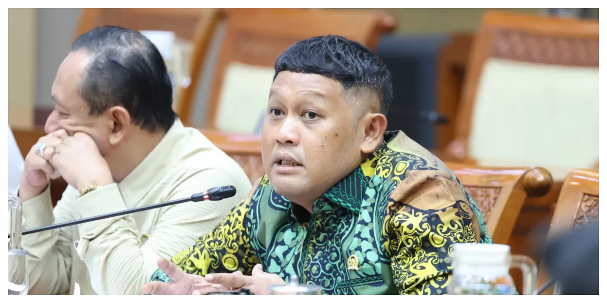 Anggota Komisi III DPR RI Abdullah menyampaikan pandangannya dalam RDPU Komisi III DPR RI bersama ACTA di Kompleks Parlemen, Senayan, Jakarta, Rabu (8/7/2026), terkait perluasan cakupan RUU. (Foto: Runi/Karisma)