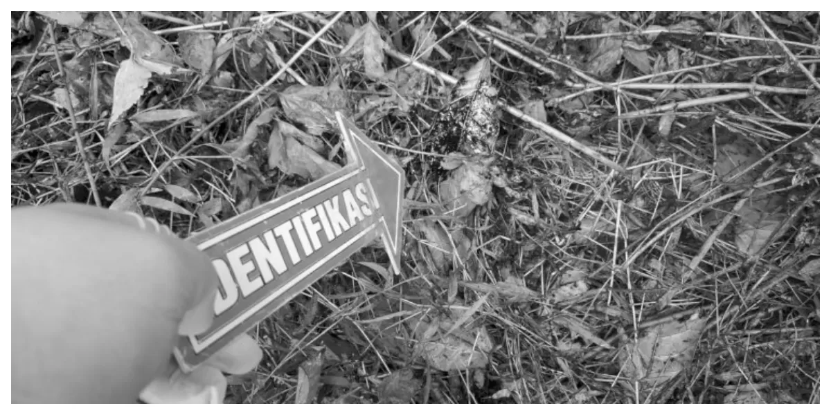 Lokasi kejadian, saat polisi melakukan olah TKP.