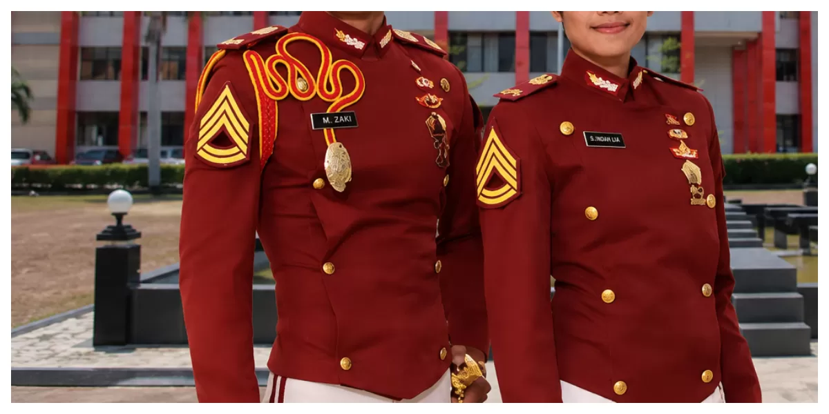 Foto ilustrasi Taruna dan Taruni Akademi Kepolisian (Akpol) dengan latar belakang Mapolda Nusa Tenggara Timur (NTT) sebagai ilustrasi seleksi penerimaan anggota Polri Tahun Anggaran 2026. (Foto ist.)