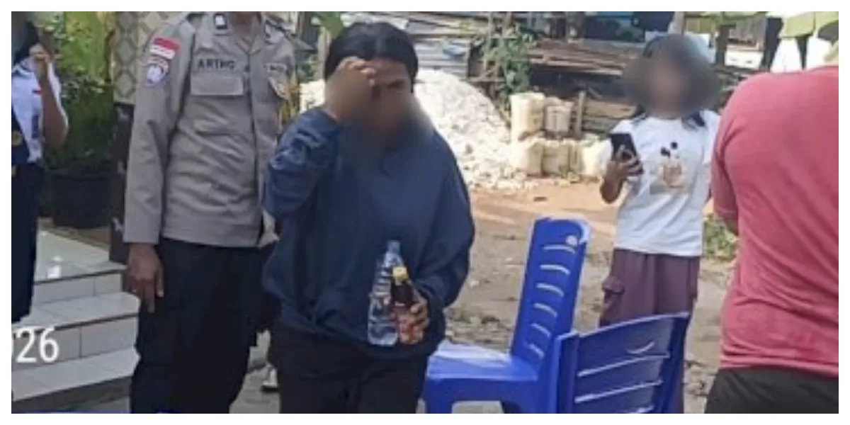 Bhabinkamtibmas Kelurahan Naikolan bersama personel Polsek Maulafa mendatangi lokasi dugaan pencurian HP di Kota Kupang setelah menerima laporan dari warga setempat. (Foto TBN Polresta Kupang Kota)