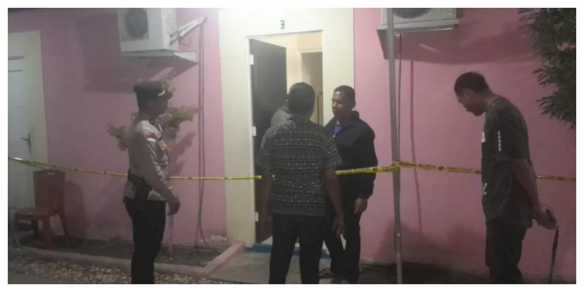 Personel Polsek Kota Raja bersama Tim Inafis Polresta Kupang Kota melakukan olah TKP usai penemuan jenazah seorang lansia di kamar kos Oebufu. (Foto TBN Polresta Kupang Kota)