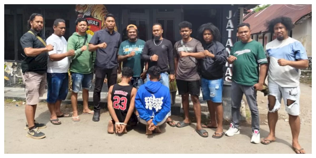  Tim gabungan Polres Belu dan Polres Malaka mengamankan dua buronan kasus pengeroyokan saat bersembunyi di Haliwen, Kabupaten Belu, Jumat, tanpa perlawanan. (Foto TBN Polres Belu)