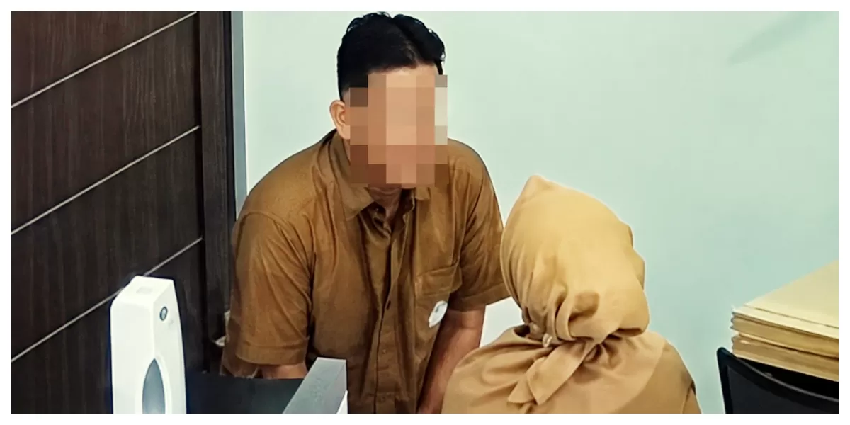 Rekaman CCTV diduga memperlihatkan dua pegawai berseragam dinas di sebuah ruangan kantor Pemprov Sumbar sebelum video tersebut viral.  (Foto tangkapan layar  Instagram.com/@jejak.politisi)