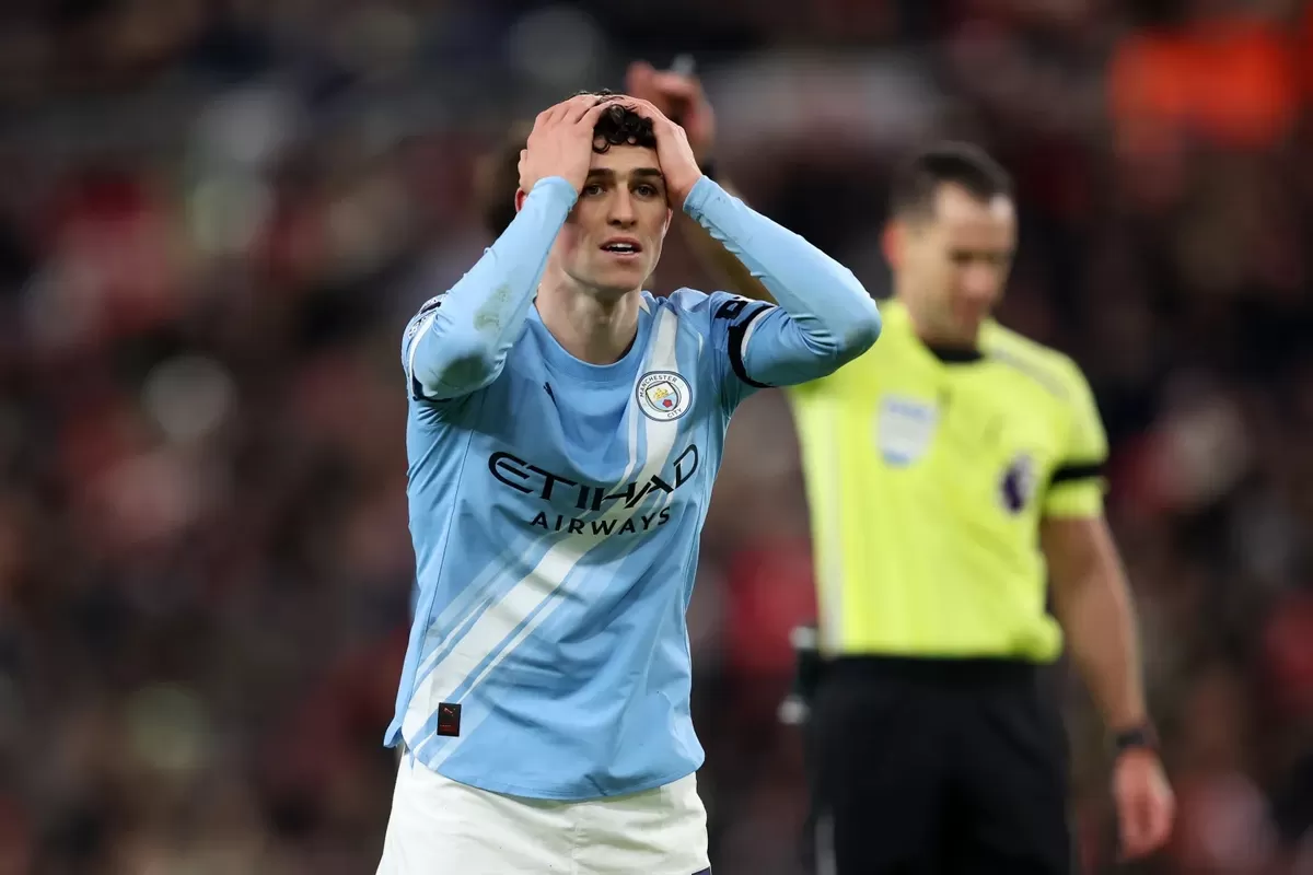 Phil Foden tak bisa menaklukkan Stadium of Light, markas Sunderland.