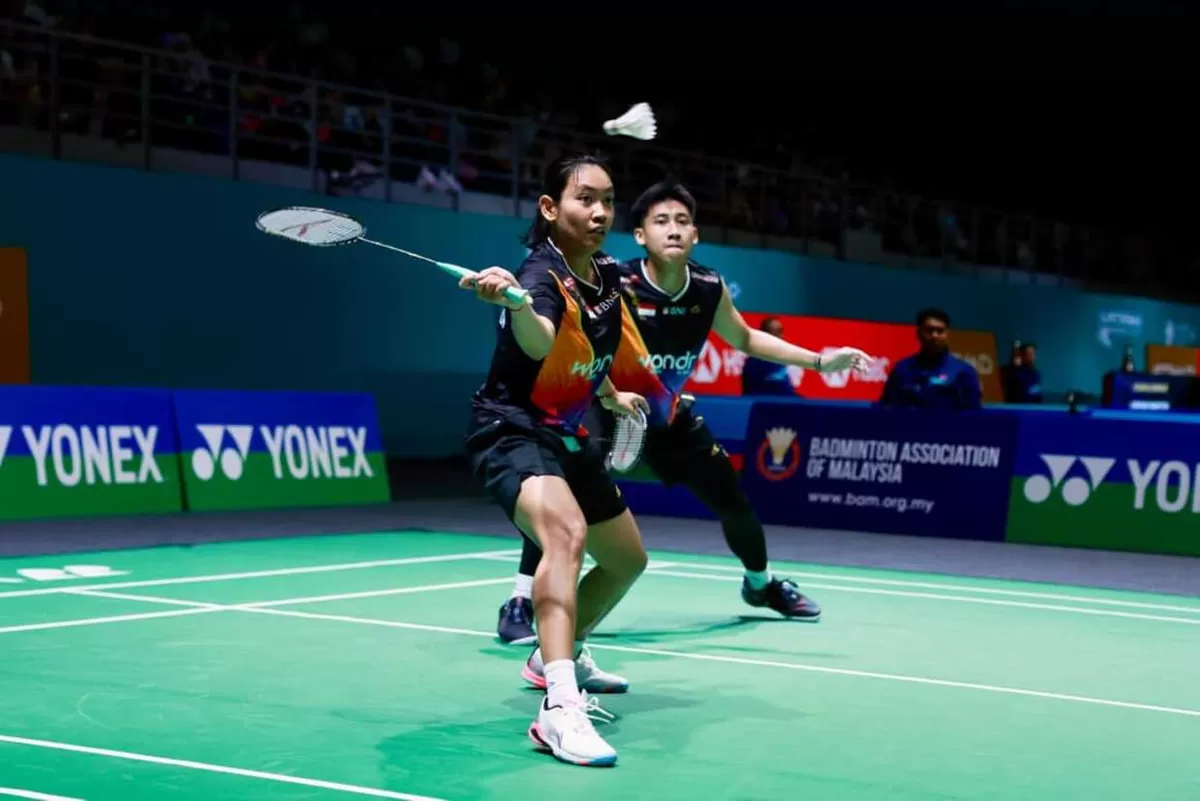 Pasangan ganda campuran Indonesia Marwan Faza/Aisyah Salsabila Putri Pranata saat tampil di Malaysia Open 2026 pekan lalu. (PBSI)