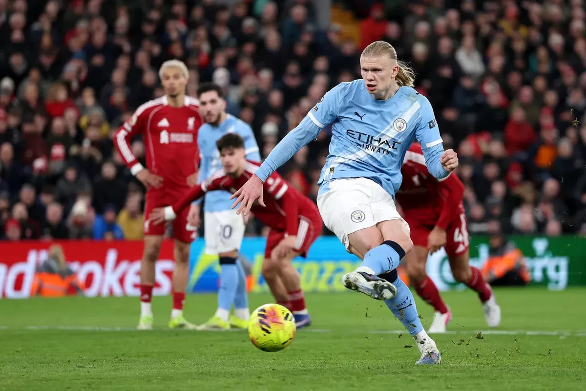 Erling Haaland mencetak gol ke-21 musim ini untuk Manchester City.