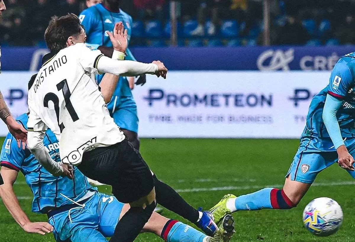 Pemain Parma Gaetano Oristanio cetak gol balasan ke gawang Cagliari (@seriea)