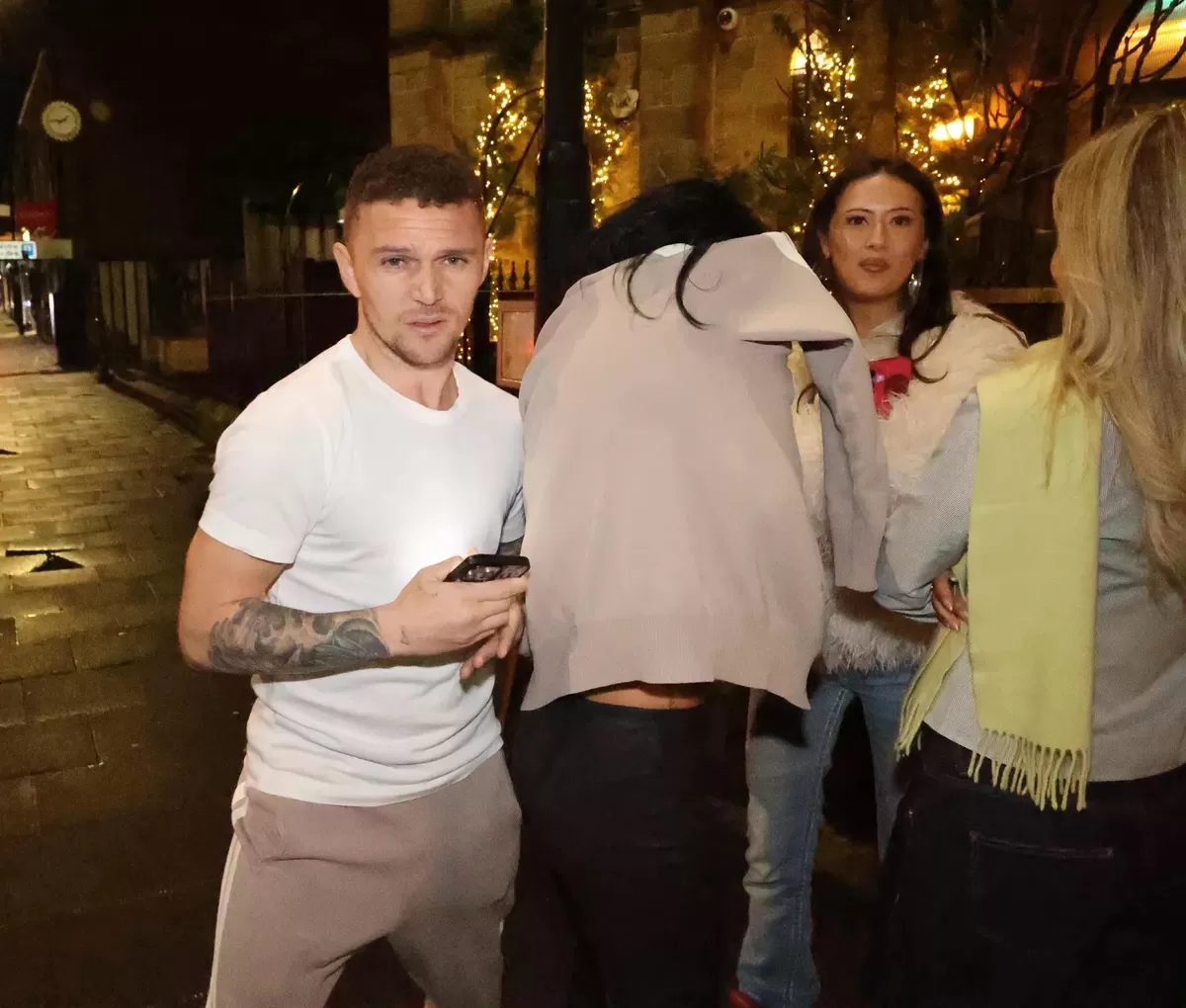 Kieran Trippier, bintang Newcastle United makan malam bersama Kehlani Webster, 21 tahun.