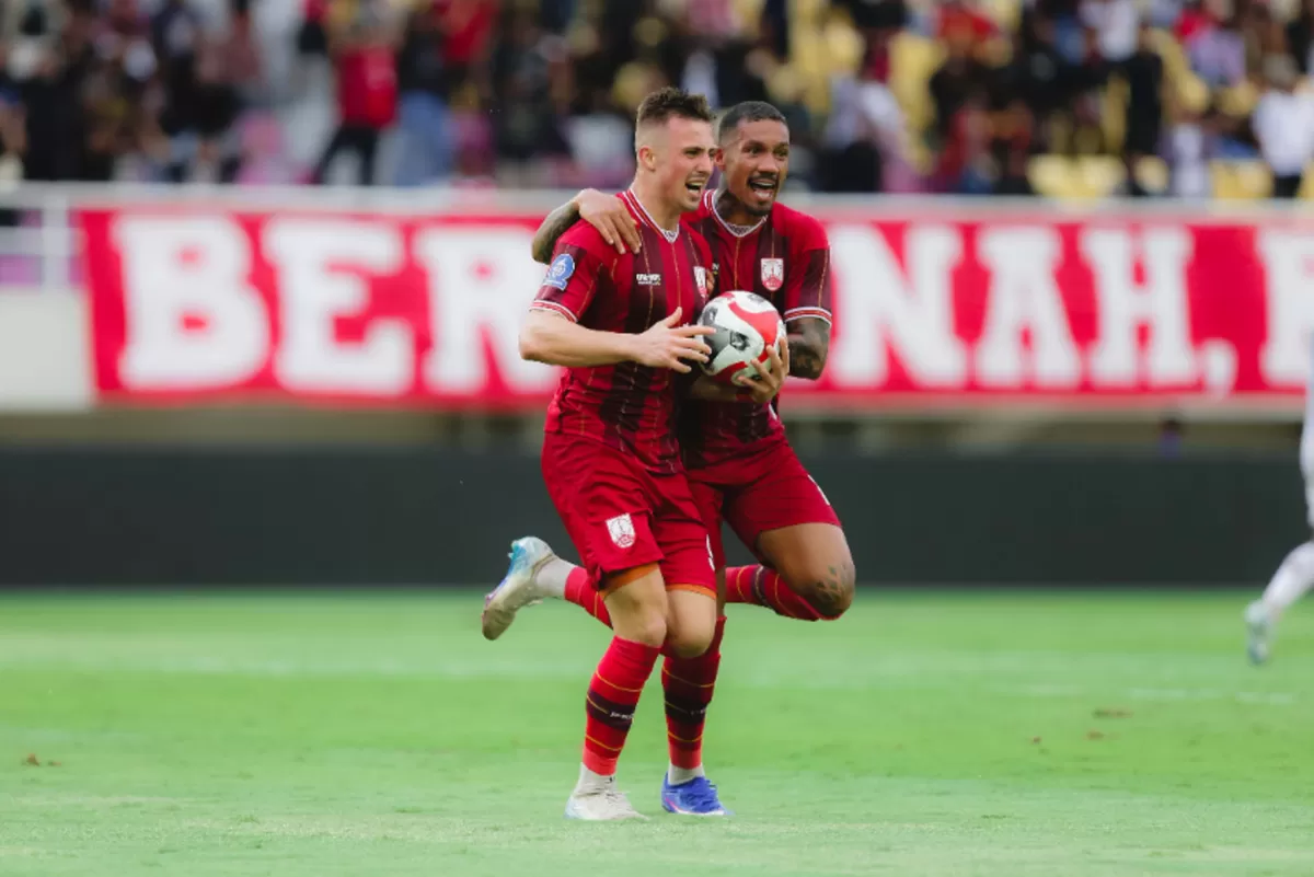 Selebrasi pemain Persis usai bobol gawang Madura United. (Persis)