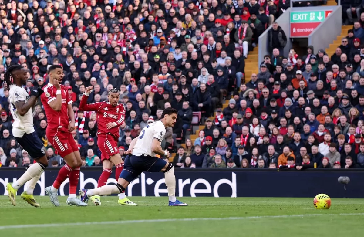 Liverpool libas West Ham United 5-2, Hugo Ekitike cetak gol pertama di menit ke-5 (Liverpool FC)