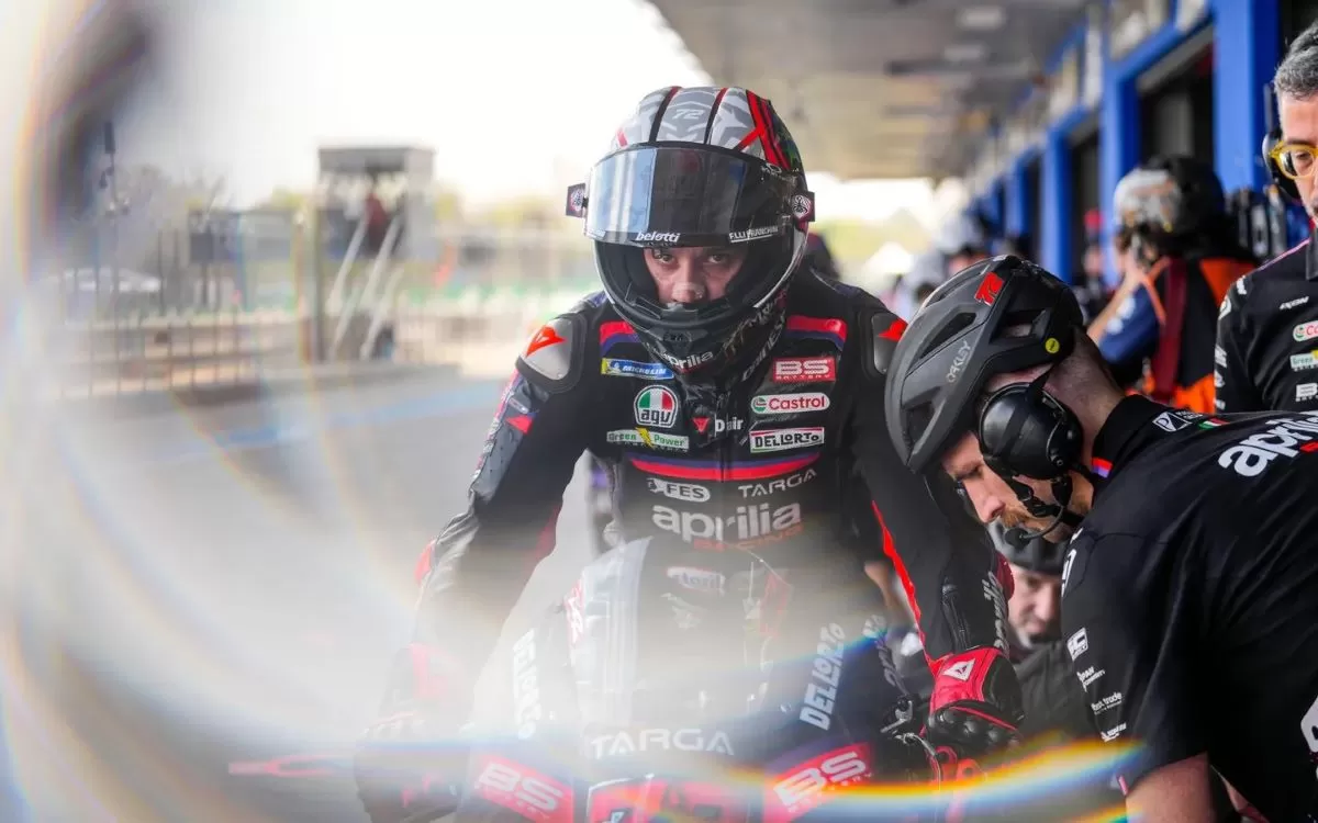 Pembalap Aprilia Marco Bezzecchi di GP Thailand (MotoGP)