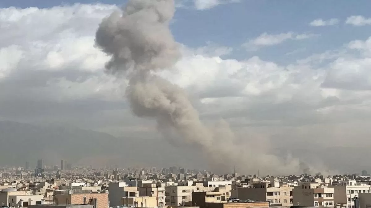 Suasana di Teheran, Iran imbas dari serangan yang dilancarkan AS dan Israel. (Reuters)