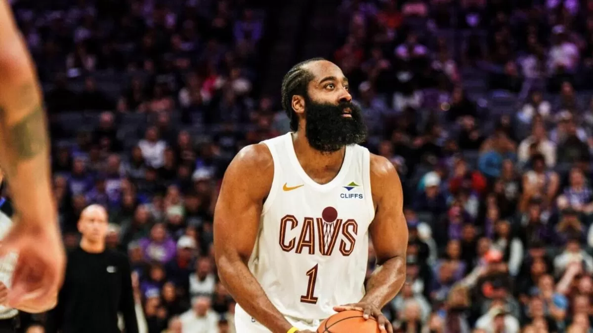 Tampil dengan kondisi belum sepenuhnya pulih dari patah jari tangan kanan, James Harden tunjukan kelasnya. Sukses bantu Cavaliers menundukkan Brooklyn Nets, Minggu malam. (NBA)