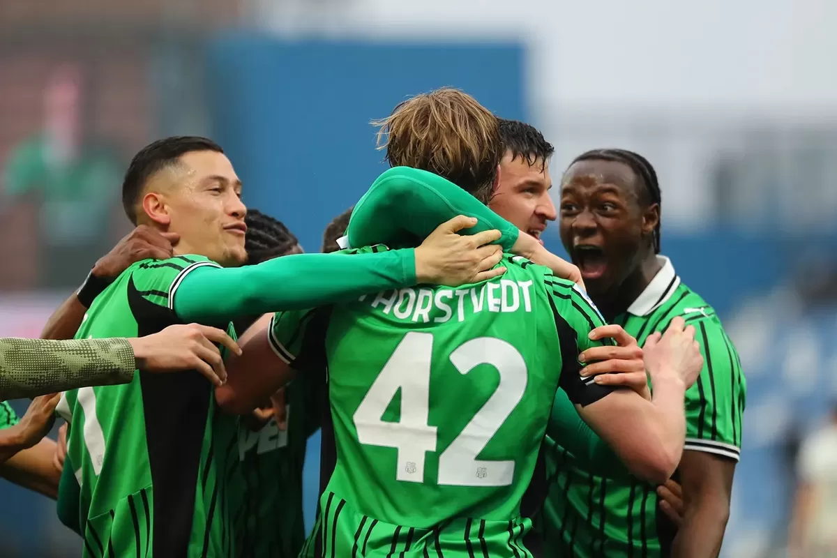 Jay Idzes tampil solid di sendi belakang Sassuolo.