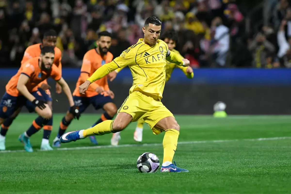 Cristiano Ronaldo gagal mencetak gol dari penalti.
