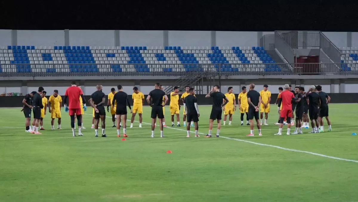 Skuat Malut United FC jalani latihan resmi di Pamekasan (Malut United FC)
