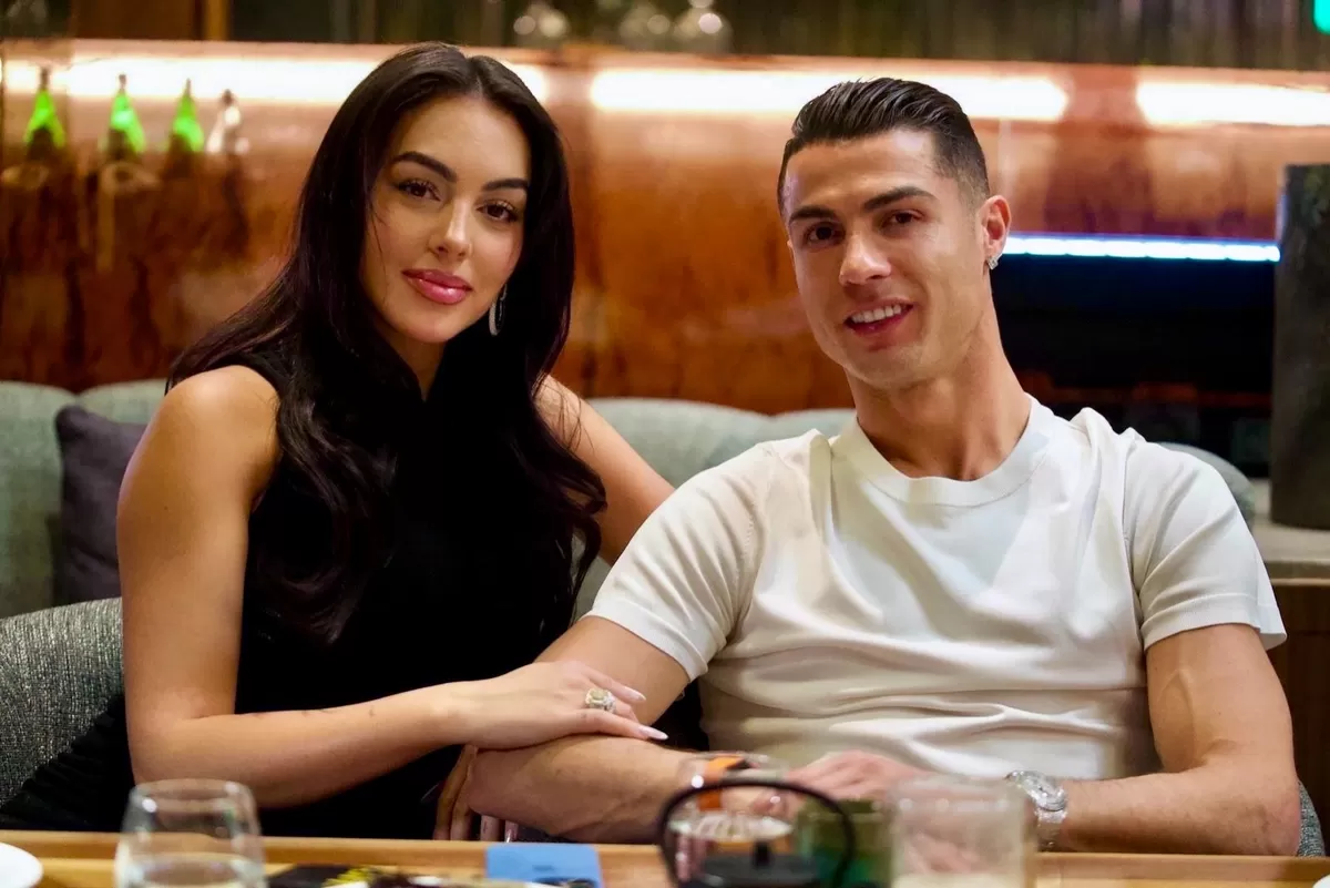 Cristiano Ronaldo berperan besar mengubah takdir Georgina Rodriguez setelah 30 menit lembur.