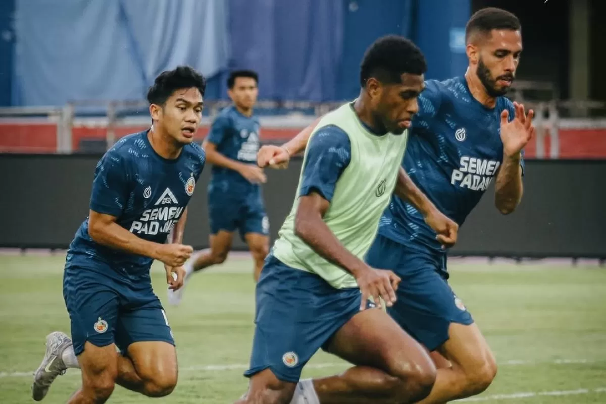 Pemain Semen Padang FC jalani latihan jelang duel melawan PSIM Yogyakarta (@semenpadangfcid)