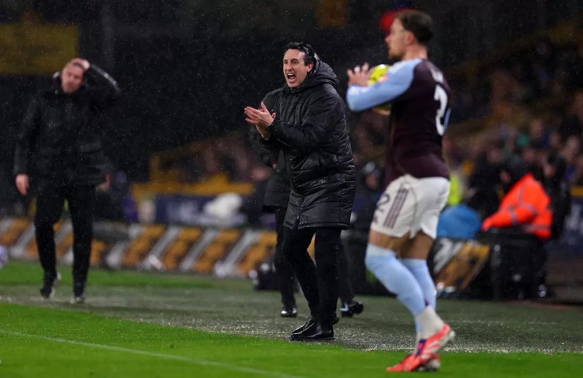 Unai Emery janjikan performa maksimal skuatnya melawan Chelsea di Villa Park  (Aston Villa)