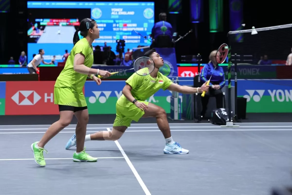 Pasangan Jafar Hidayatullah/Felisha Alberta Nathaniel Pasaribu memastikan Merah Putih mengamankan satu tiket tambahan di perempat final All England 2026. Bertemu dengan kompatriotnya di babak kedua. (PBSI)