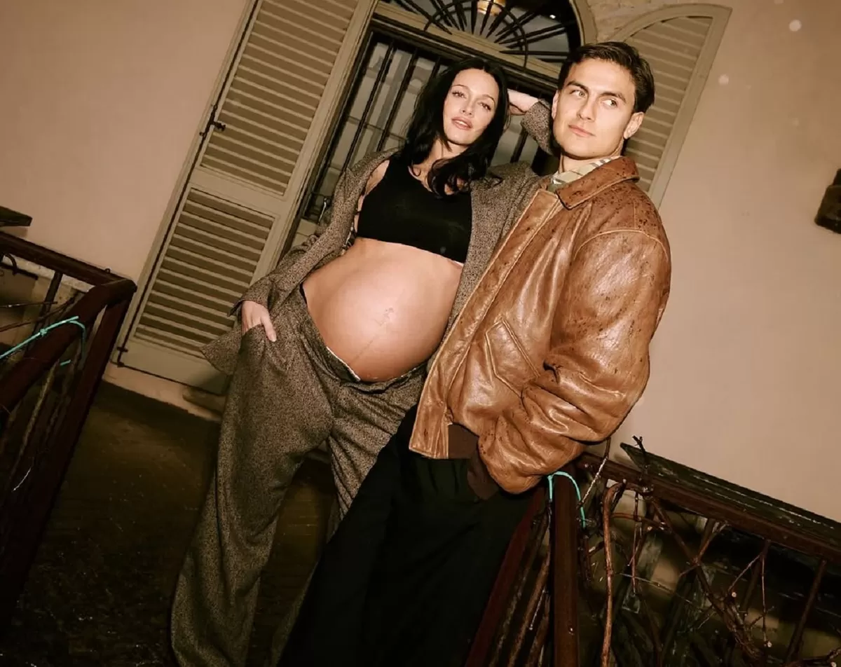 Paulo Dyabala dan istrinya Oriana menyadari bayinya akan segera lahir. (instagram)