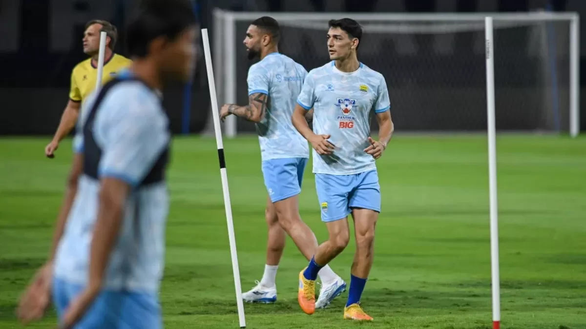 Bek asing Federico Barba menjalani pengalaman baru pada musim pertamanya bersama Persib Bandung di kompetisi Super League Indonesia 2025/2026. Adaptasi dengan ramadan. (I.league)