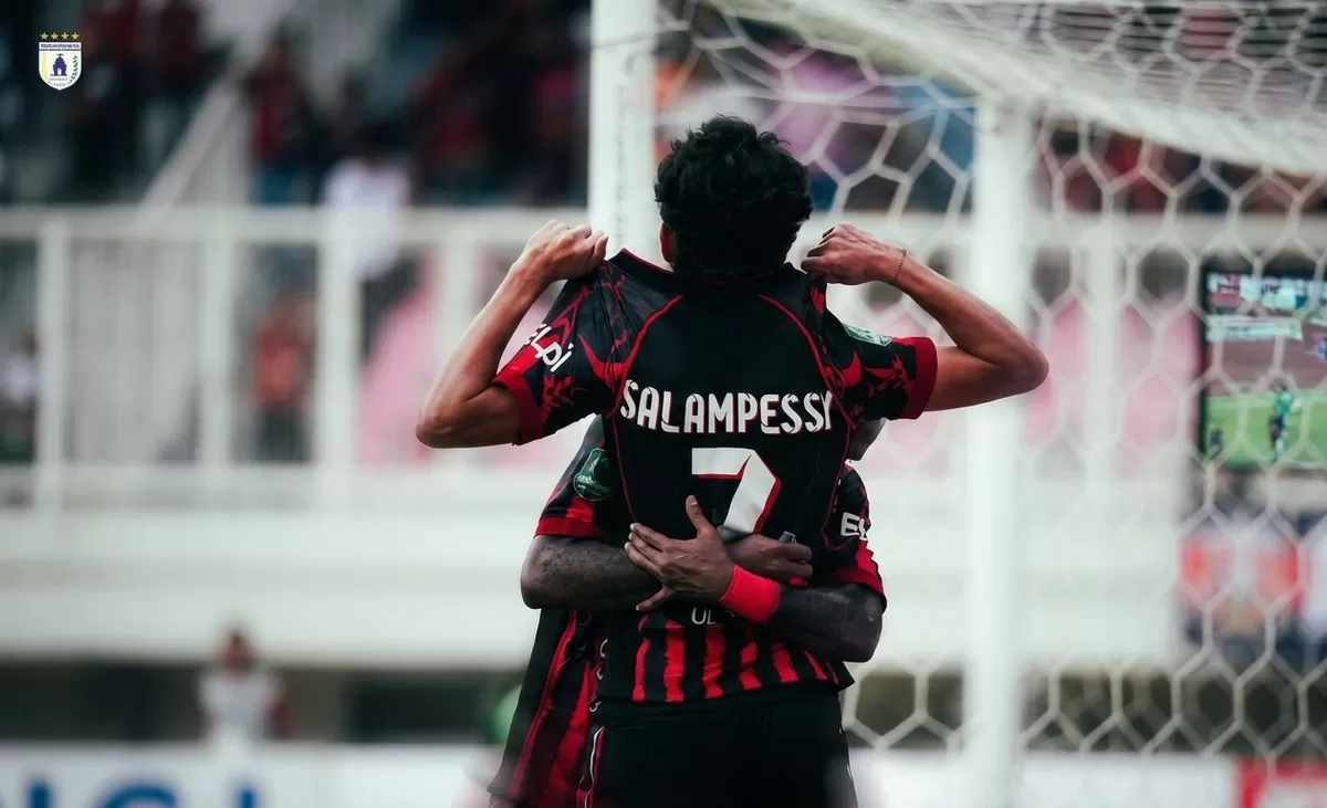 Pemain Persipura Jayapura, Reno Salampessy. (Persipura)