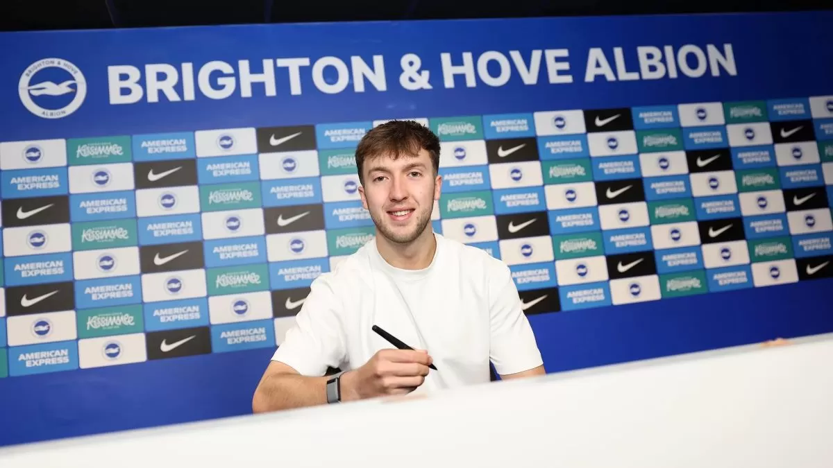 Jack Hinshelwood perpanjang kontrak dengan Brighton and Hove Albion hingga Juni 2029 (Brighton and Hove Albion)