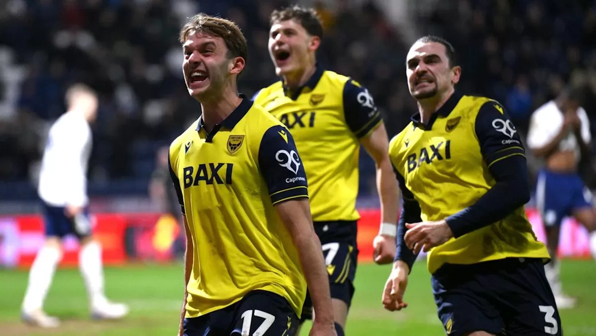 Euforia pemain Oxford United merayakan kemenangan atas Preston North End, 7 Maret ini.  (AOL)