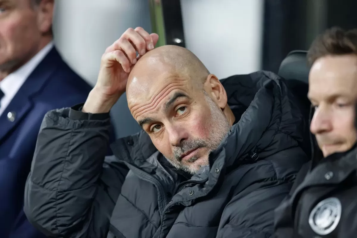 Pap Guardiola dikenai larangan satu pertandingan di pinggir lapangan musim lalu dan satu lagi pada bulan Januari.