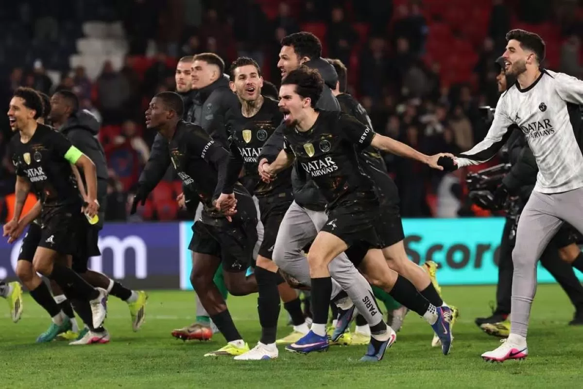 Selebrasi pemain PSG usai kalahkan Chelsea 5-2 di leg 1 babak 16 besar Liga Champion 2025/26 (UEFA)