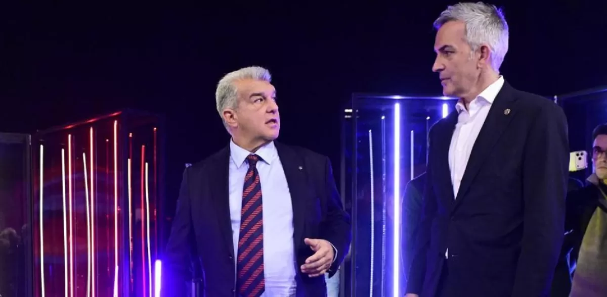 Calon Presiden Barcelona, Joan Laporta dan Victor Font berdebat untuk menarik simpati pemilihnya. (mundo deportivo)
