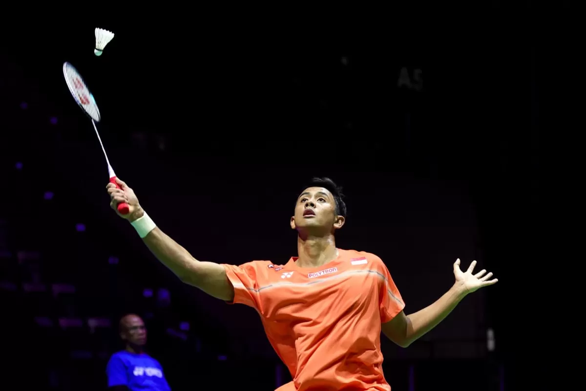 Tunggal muda Indonesia, Alwi Farhan terus menjaga konsistensi permainannya di Swiss Open 2026. Sejauh ini, ia belum pernah kehilangan gim sejak babak pertama. (PBSI)