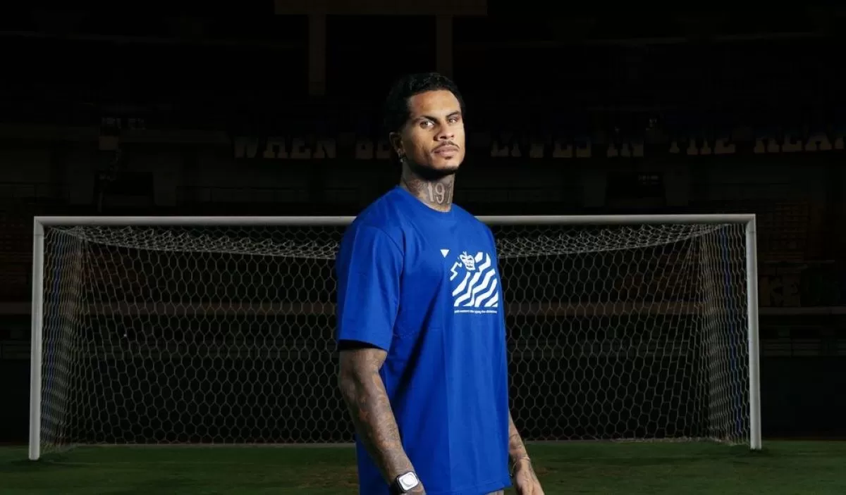 Persib menjalin kolaborasi dengan Weekend Offender, sebuah brand streetwear asal Inggris. (Persib)
