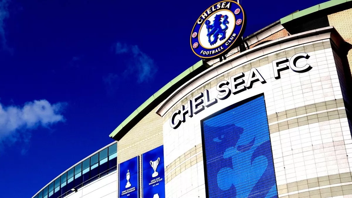 Chelsea akan dilarang melakukan transfer selama satu tahun, tetapi hukuman ini ditangguhkan selama dua tahun.