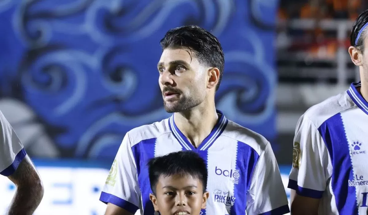 Frans Putros akan tinggalkan Persib demi membela Timnas Irak lolos ke Piala Dunia 2026 (Persib/Barly)