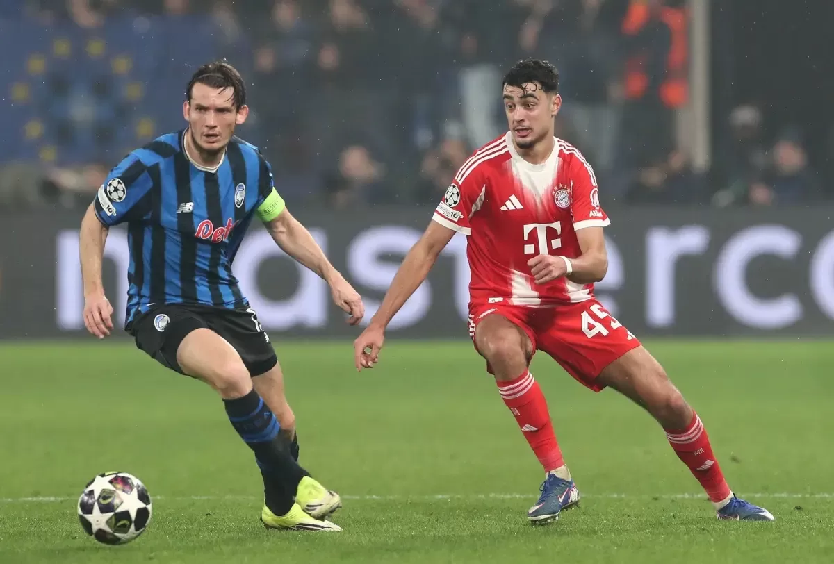 Marten de Roon membuat sejarah untuk Atalanta.