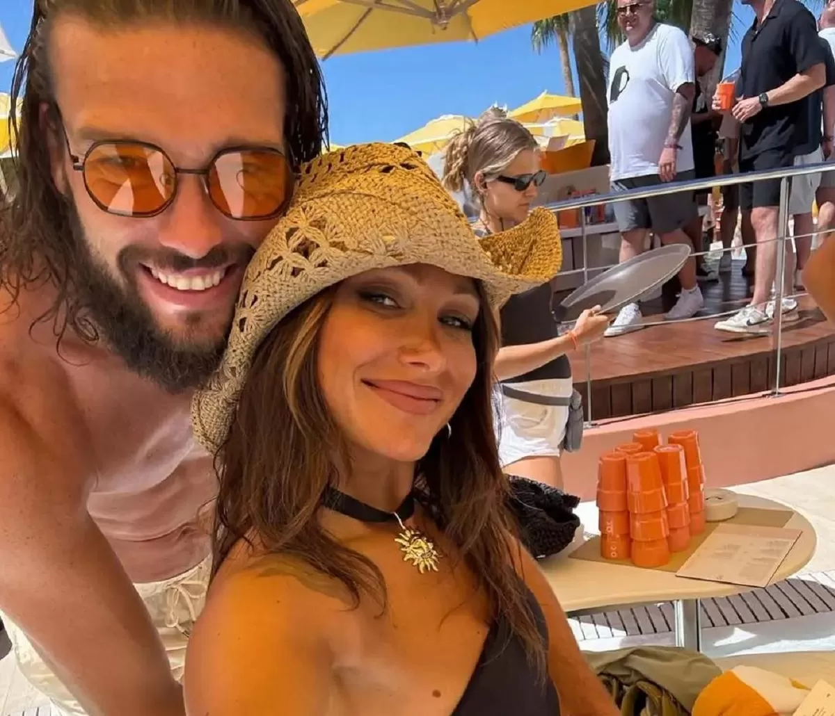 Andy Carroll dan&nbsp;influencer Lou Teasdale berlibur ke Bali. (instagram)