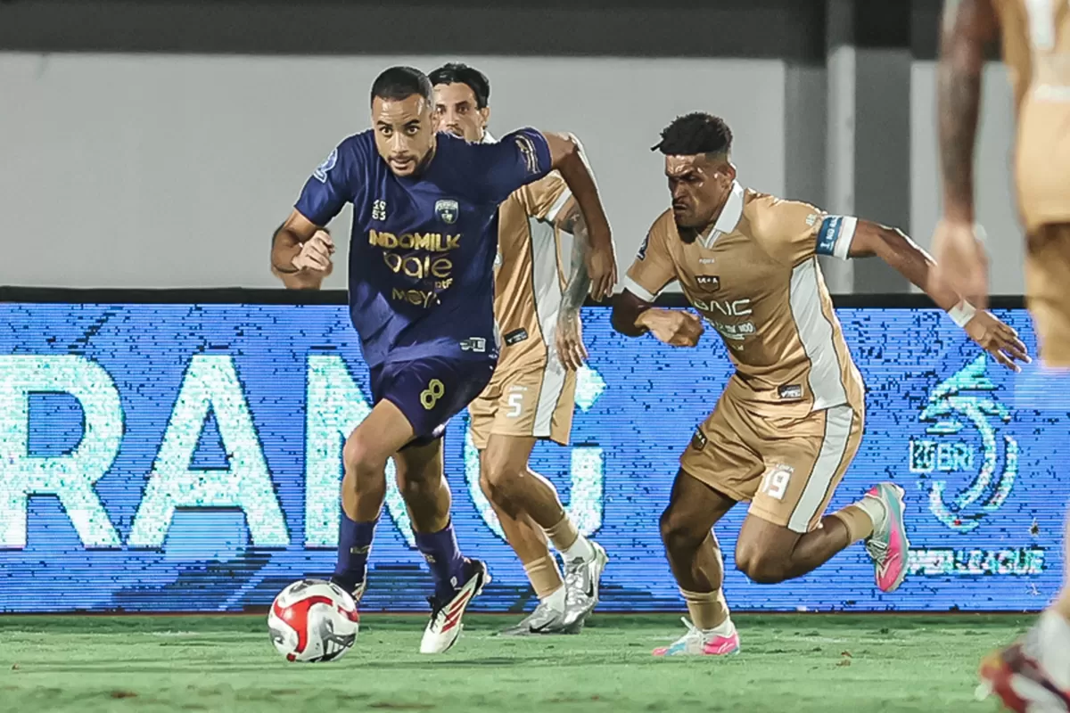 Aksi Pablo Ganet saat Persita menghadapi Dewa United Banten FC. (Persita)